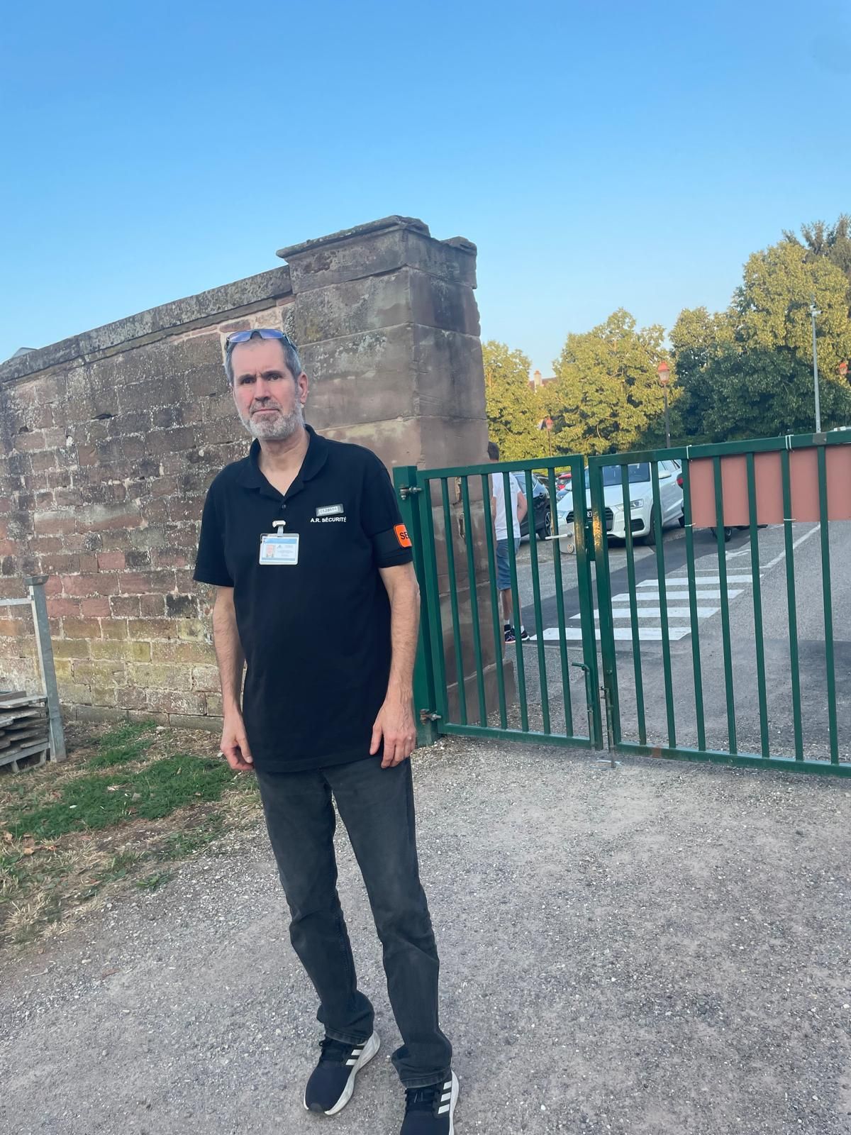 Agent A.R. Sécurité au festival Les Alpagas Bleus, devant le château de Saverne